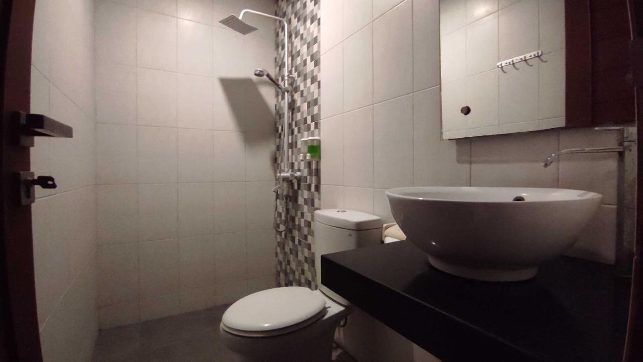 Hotel Gempita House Bali Legian Esterno foto