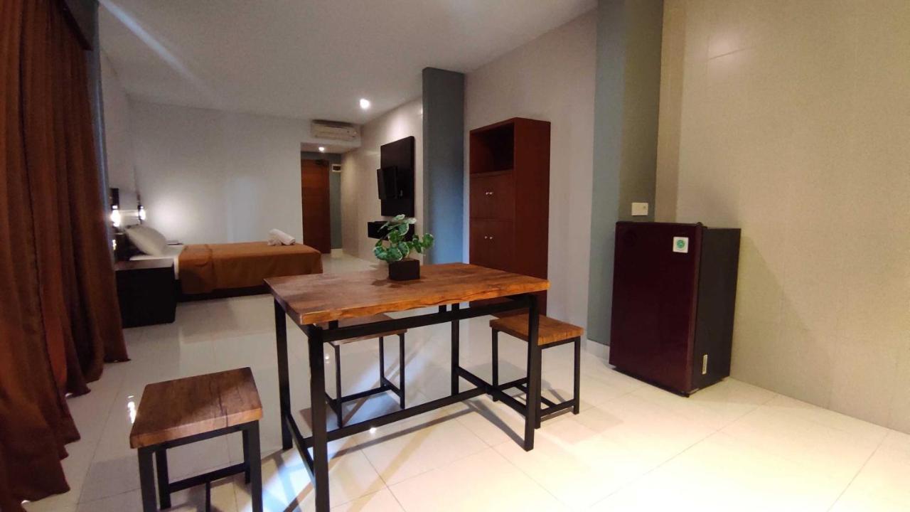 Hotel Gempita House Bali Legian Esterno foto