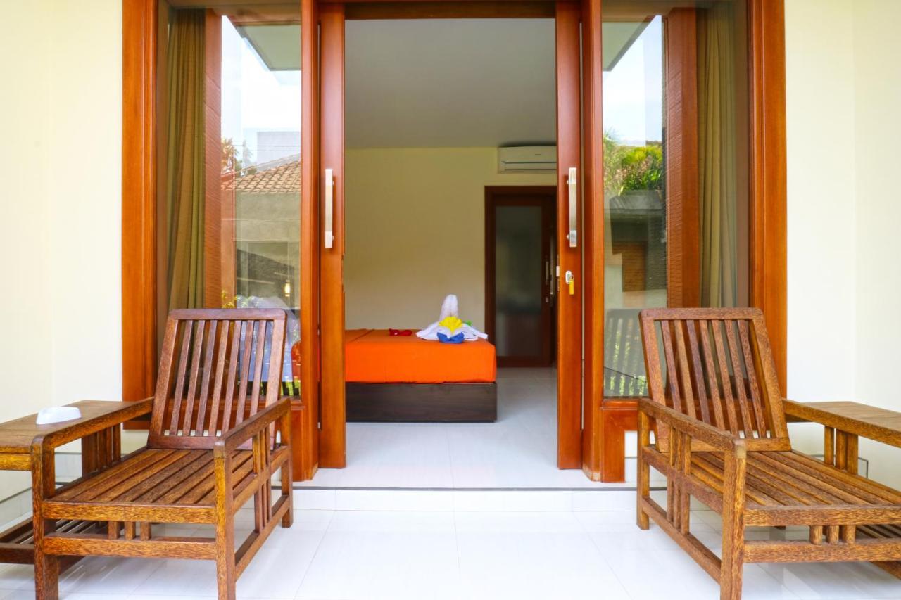 Hotel Gempita House Bali Legian Esterno foto
