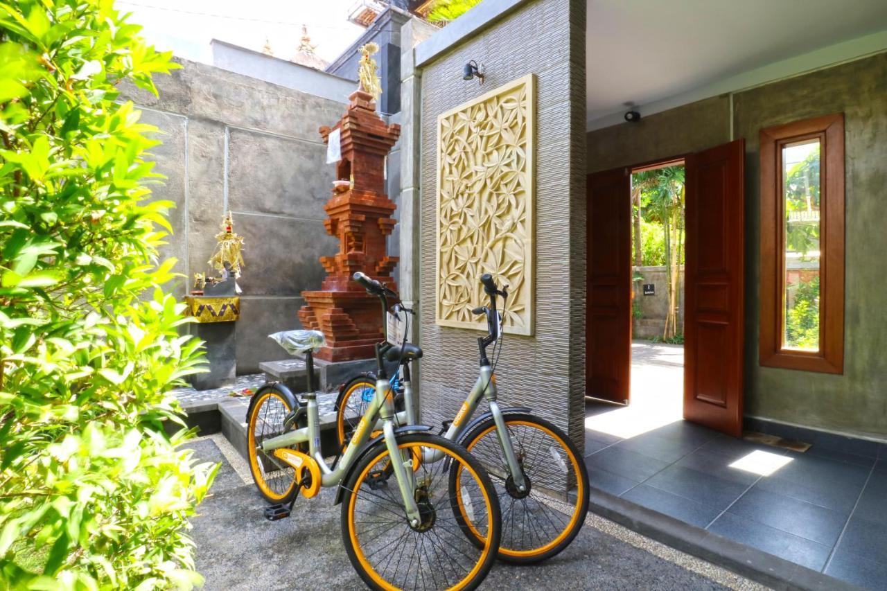 Hotel Gempita House Bali Legian Esterno foto