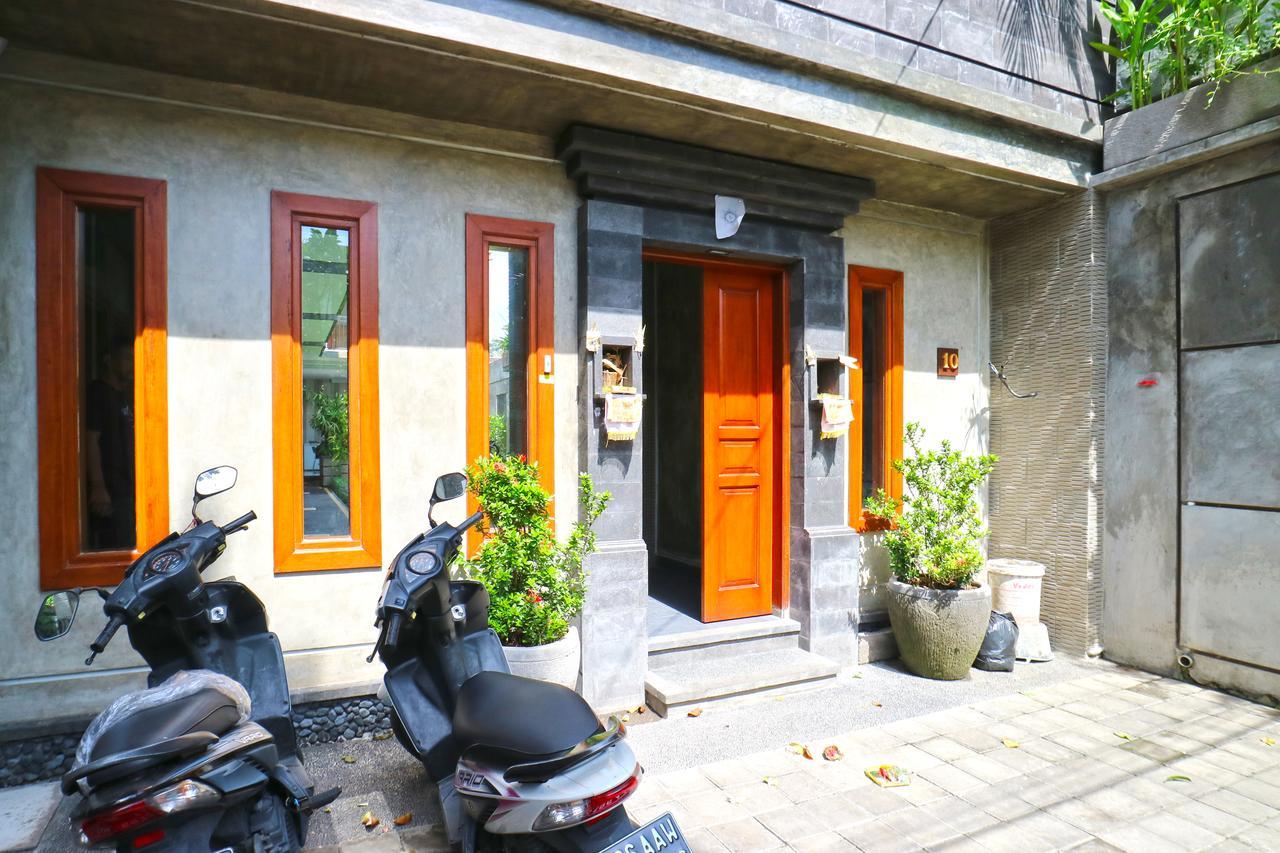 Hotel Gempita House Bali Legian Esterno foto